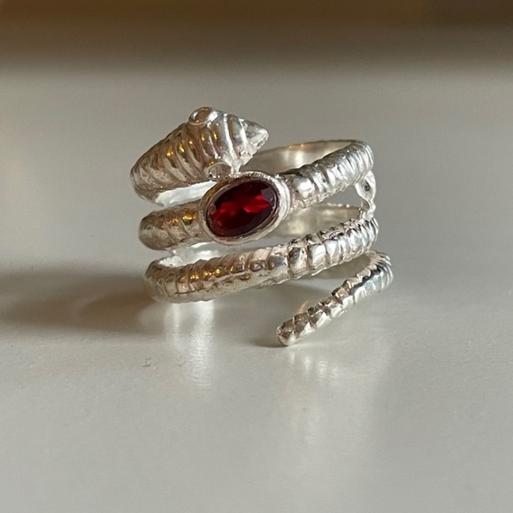 Vintage Sterling silver 925 snake 🐍 ring w garnet red stone boho luxe - Picture 3 of 12